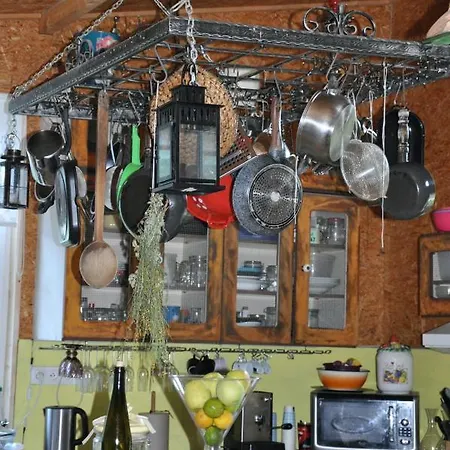 Dvor Pod Krikmi אתר קמפינג *