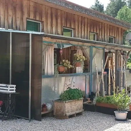 Dvor Pod Krikmi אתר קמפינג *