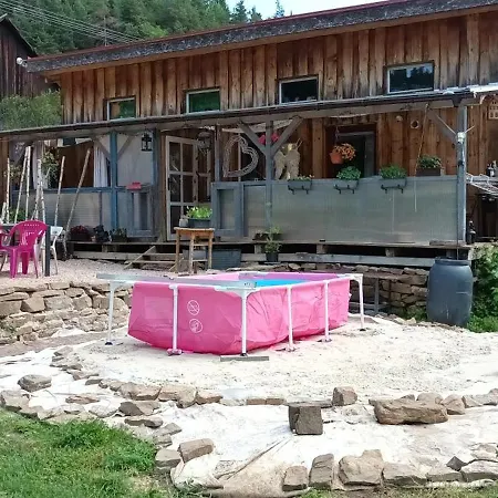 Dvor Pod Kríkmi *