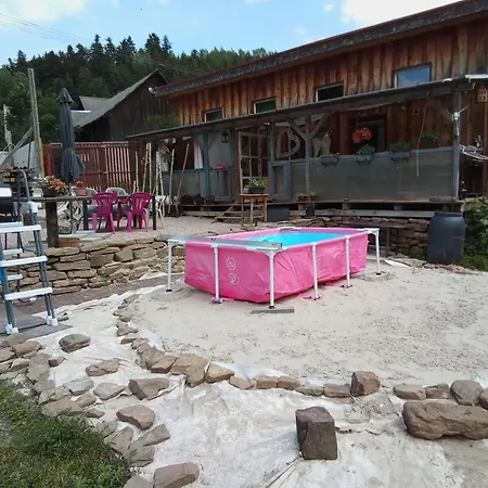 Dvor Pod Krikmi