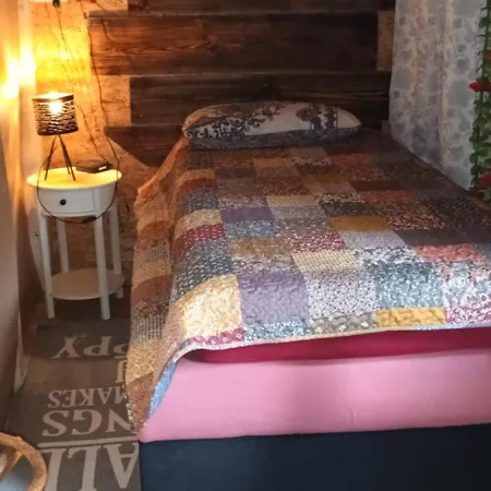 Dvor Pod Kríkmi